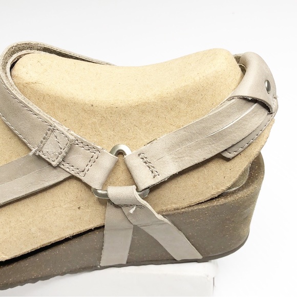 Teva Ysidro Universal Taupe Leather Wedge Sandals (10) - Picture 4 of 13